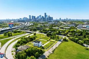 2745 Providence St, Houston, TX 77020 - Photo 9