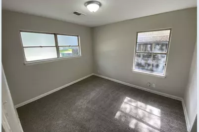 5810 Belmark Street, Houston, TX 77033 - Photo 7