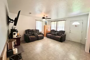 708 E 6th St, Sweeny, TX 77480 - Photo 9