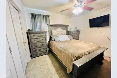 708 E 6th Street, Sweeny, TX 77480 - Photo 3