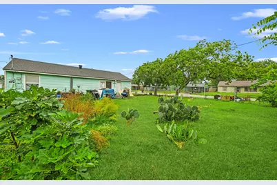 5003 Ridgeway Drive, Houston, TX 77033 - Photo 11