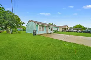 5003 Ridgeway Dr, Houston, TX 77033 - Photo 3