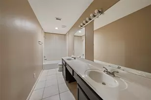 5401 Peacock St, Houston, TX 77033 - Photo 9
