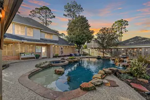 1011 Oak Park Ln, Friendswood, TX 77546 - Photo 35