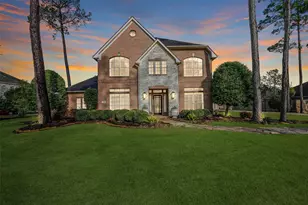 1011 Oak Park Ln, Friendswood, TX 77546 - Photo 1