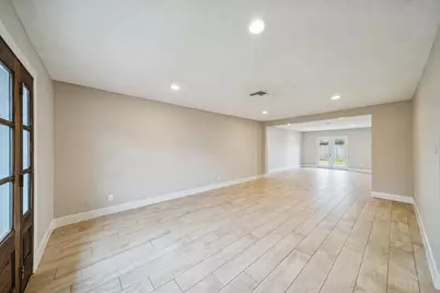 9602 Lawngate Drive, Houston, TX 77080 - Photo 7