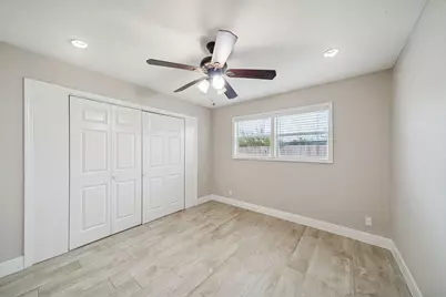 9602 Lawngate Drive, Houston, TX 77080 - Photo 19