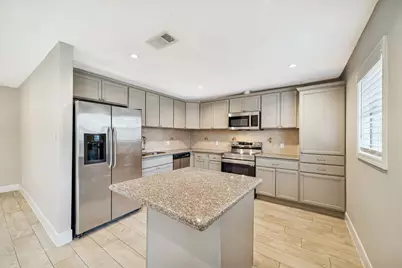 9602 Lawngate Drive, Houston, TX 77080 - Photo 5