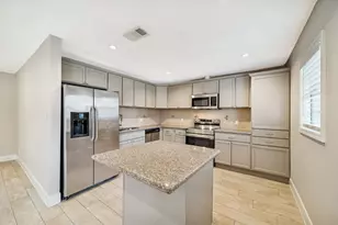 9602 Lawngate Dr, Houston, TX 77080 - Photo 5