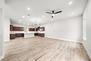 228 W 28th St, Houston, TX 77008 - Photo 3