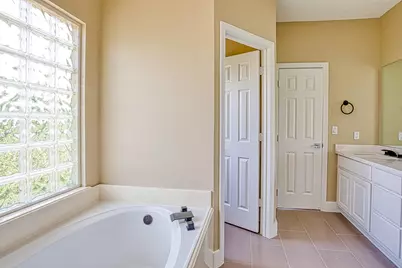 1743 French Village Drive, Houston, TX 77055 - Photo 21