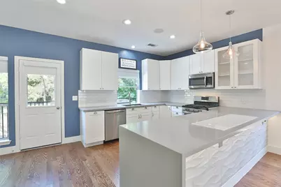 1743 French Village Drive, Houston, TX 77055 - Photo 7