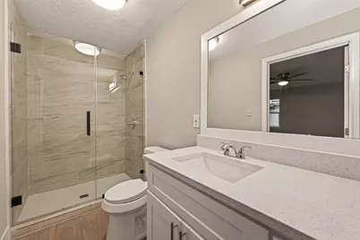 5833 Southlea Street, Houston, TX 77033 - Photo 27