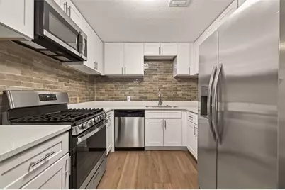 5833 Southlea Street, Houston, TX 77033 - Photo 11