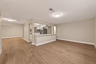 5833 Southlea Street, Houston, TX 77033 - Photo 5