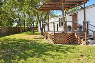 618 Golden Bend Dr, Highlands, TX 77562 - Photo 19