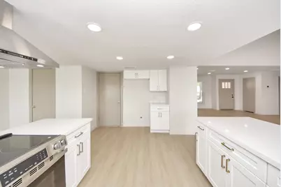 16207 Summer Wind Drive, Houston, TX 77090 - Photo 5