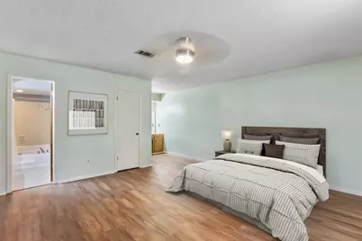 10775 Royal Forest Drive, Conroe, TX 77303 - Photo 5