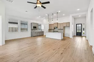18060 Brennie Bird Ln, Conroe, TX 77302 - Photo 13