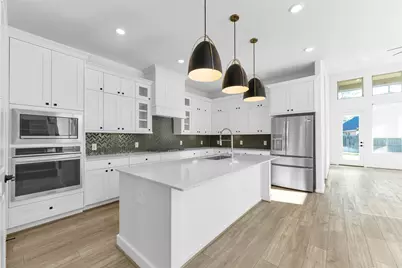 608 Cypress Bay Lane, Pinehurst, TX 77362 - Photo 13