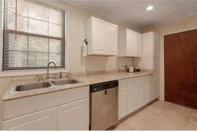 4640 Fm 1374 Road #B, Huntsville, TX 77340 - Photo 5