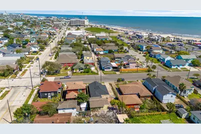 2507 37th Street #B, Galveston, TX 77550 - Photo 25