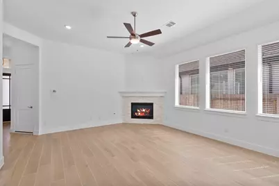10902 Crescent Spring Drive, Missouri City, TX 77459 - Photo 9