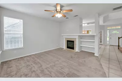 86 N Apple Springs Circle, The Woodlands, TX 77382 - Photo 9