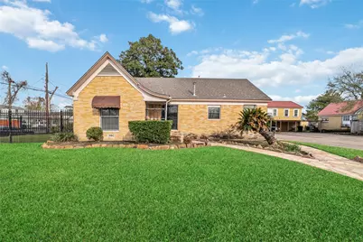 5012 Irvington Boulevard, Houston, TX 77009 - Photo 1