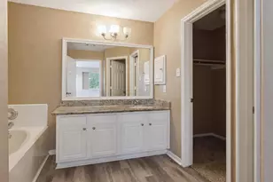 1919 Tomlinson Trail Dr, Houston, TX 77067 - Photo 17