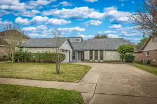 2902 Arrowhead Dr, Sugar Land, TX 77479 - Photo 1