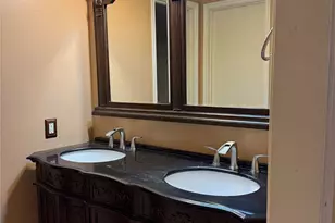 2902 Arrowhead Dr, Sugar Land, TX 77479 - Photo 17