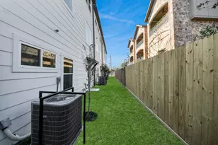 4804 Elysian St, Houston, TX 77009 - Photo 41