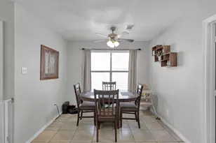 1112 Byrdsong Ct, Conroe, TX 77301 - Photo 9