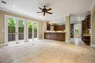 28 Hackberry Ln, Houston, TX 77027 - Photo 15