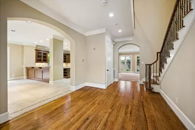 28 Hackberry Lane #C, Houston, TX 77027 - Photo 5