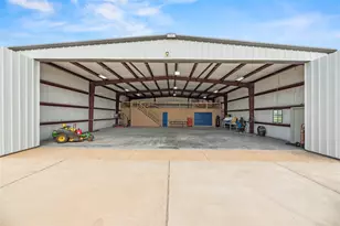 7736 Meteor Dr, Sealy, TX 77474 - Photo 3
