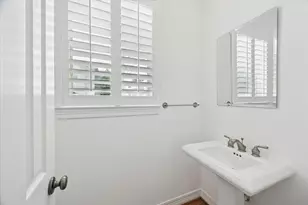 2638 Wroxton Rd, West University Place, TX 77005 - Photo 11