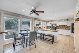 15810 Knoll Lake Dr, Houston, TX 77095 - Photo 7