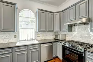5207 Blossom St, Houston, TX 77007 - Photo 11