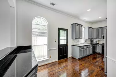 5207 Blossom Street, Houston, TX 77007 - Photo 9