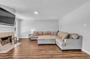 16919 Lacing Ct, Crosby, TX 77532 - Photo 13