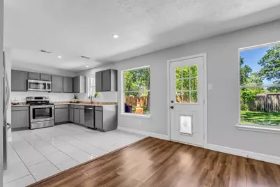 16919 Lacing Court, Crosby, TX 77532 - Photo 9