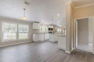 1520 W Creek Dr, Conroe, TX 77304 - Photo 13