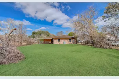 8428 Swiftwater Lane, Houston, TX 77075 - Photo 17