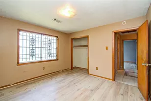 8428 Swiftwater Ln, Houston, TX 77075 - Photo 9