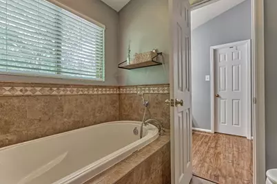 100 W Rainbow Ridge Circle, The Woodlands, TX 77381 - Photo 35