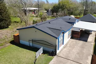 3233 Clarksville St, La Porte, TX 77571 - Photo 1