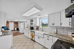 6072 Co Rd 122, Hallettsville, TX 77964 - Photo 9