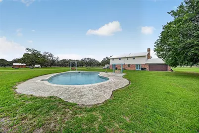 6072 County Road 122, Hallettsville, TX 77964 - Photo 31